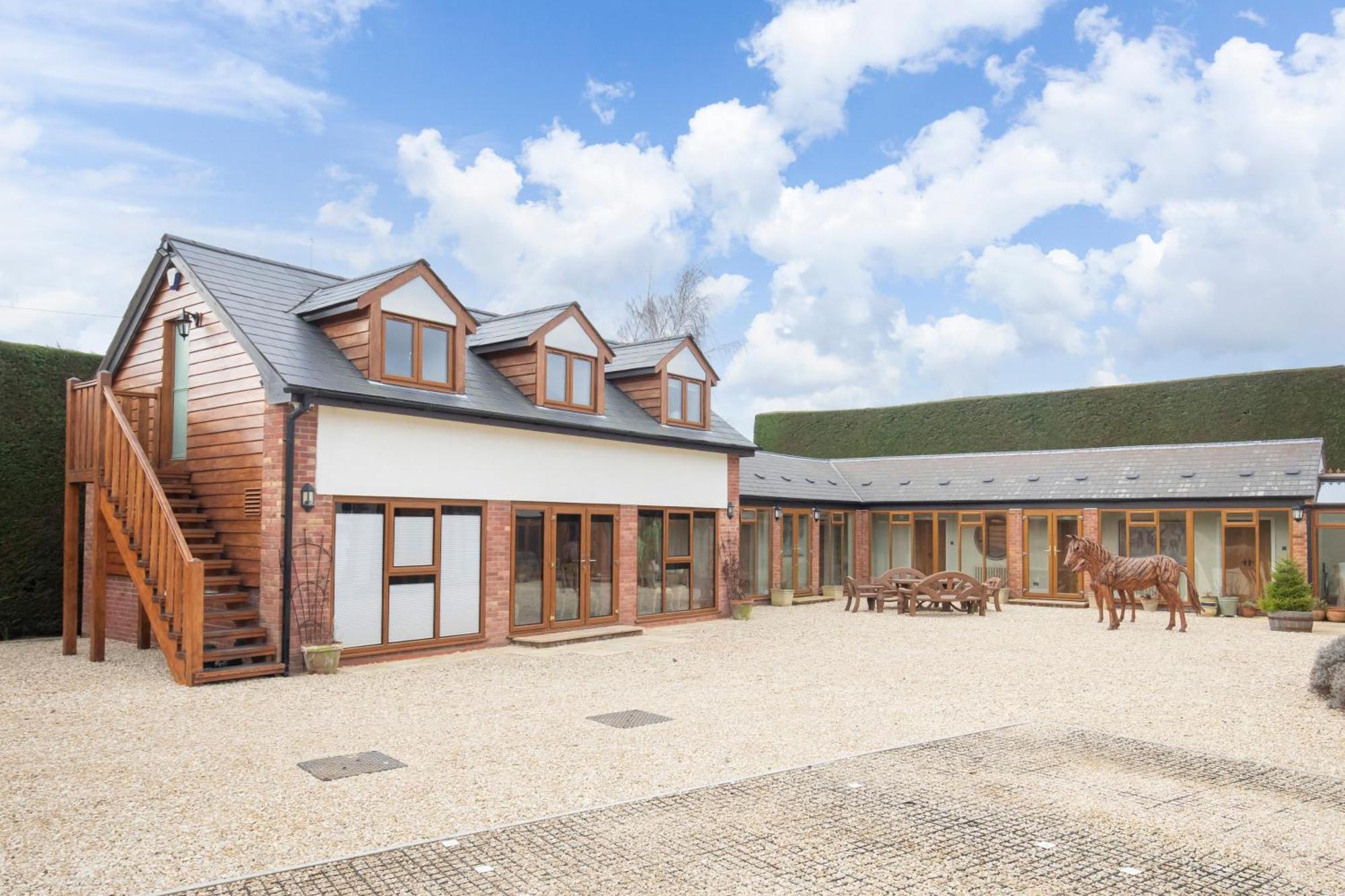 Stable Lodge - Boutique Bed & Breakfast Shurdington Esterno foto