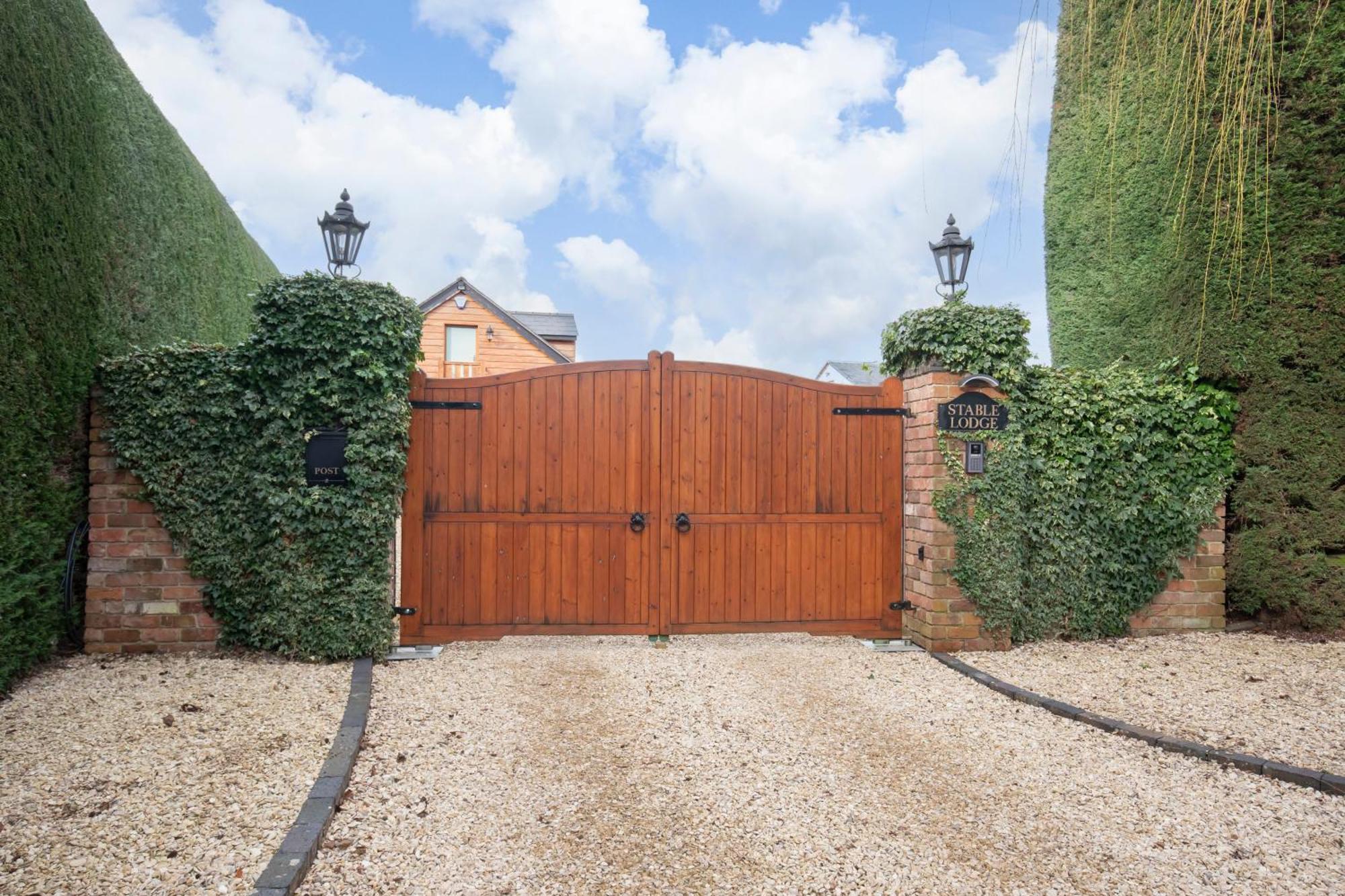 Stable Lodge - Boutique Bed & Breakfast Shurdington Esterno foto