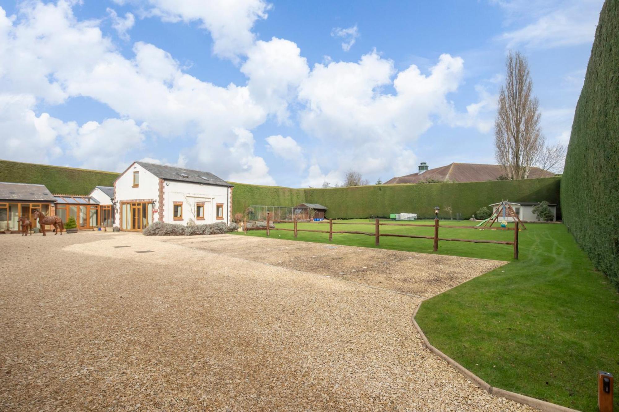 Stable Lodge - Boutique Bed & Breakfast Shurdington Esterno foto