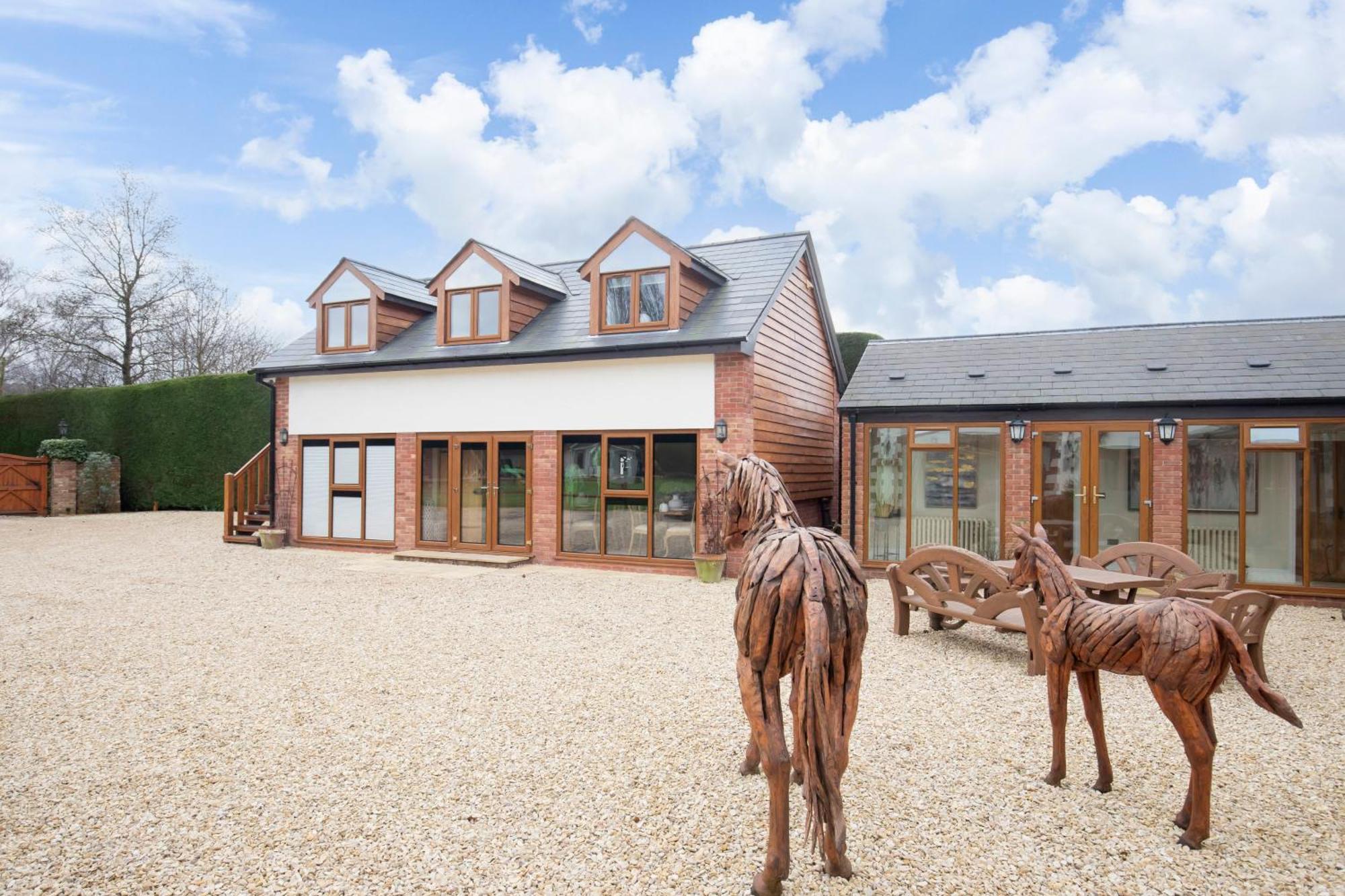 Stable Lodge - Boutique Bed & Breakfast Shurdington Esterno foto